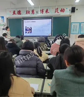 家长会监控翻车现场